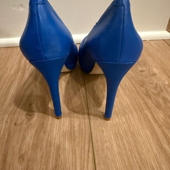 BCBGeneration Electric Blue High Heel Pumps - Picture 4 of 6